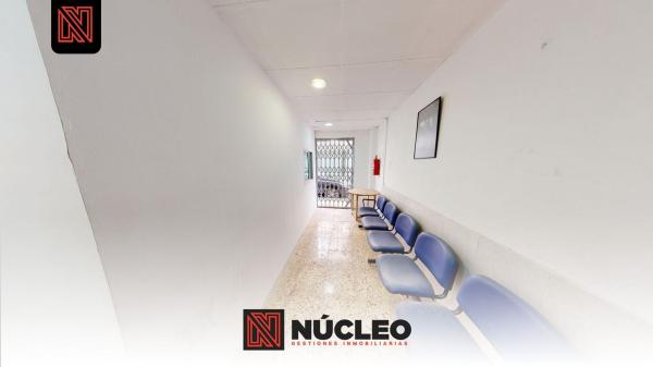 Local en Calle del Plus Ultra, Carolinas Altas, Alicante / Alacant thumbnail 2