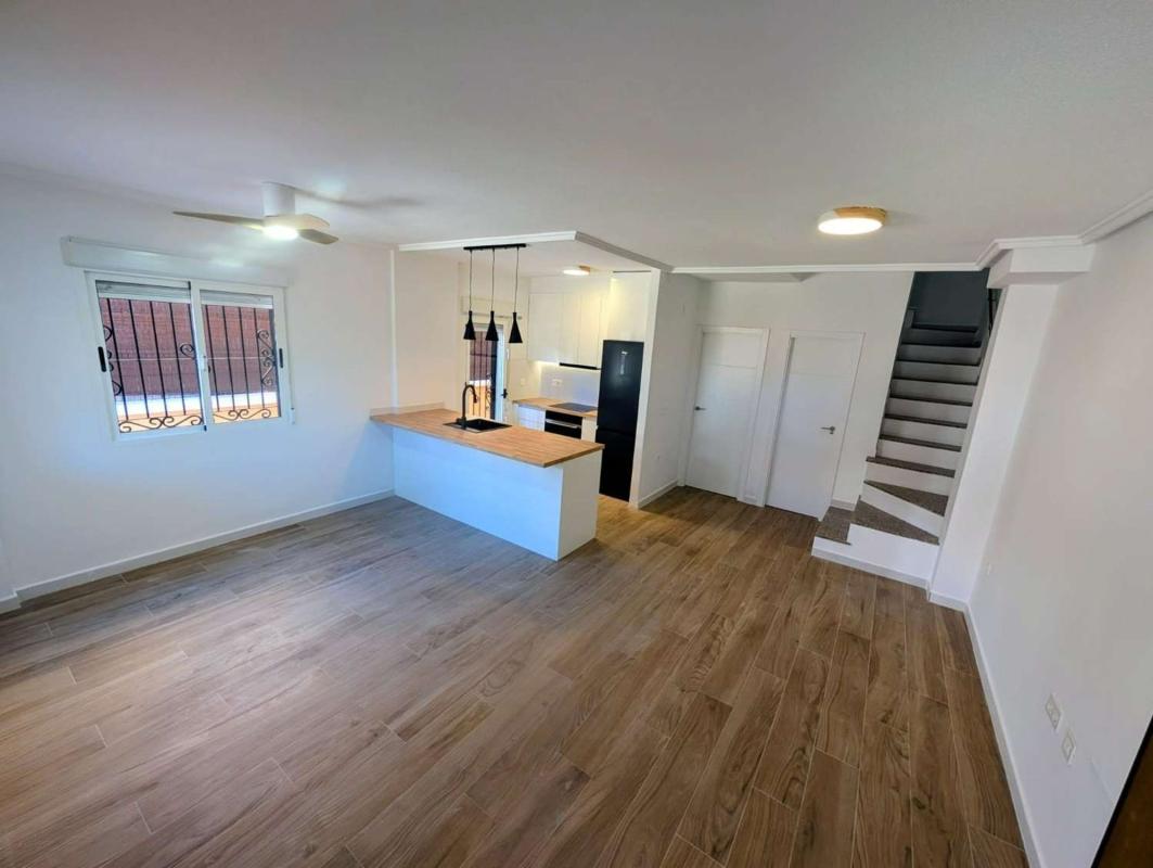 Sprzedaż niezależnego domku jednorodzinnego w Casa o chalet en Zona Lago - Los Almendros, Orihuela, Orihuela photo 3