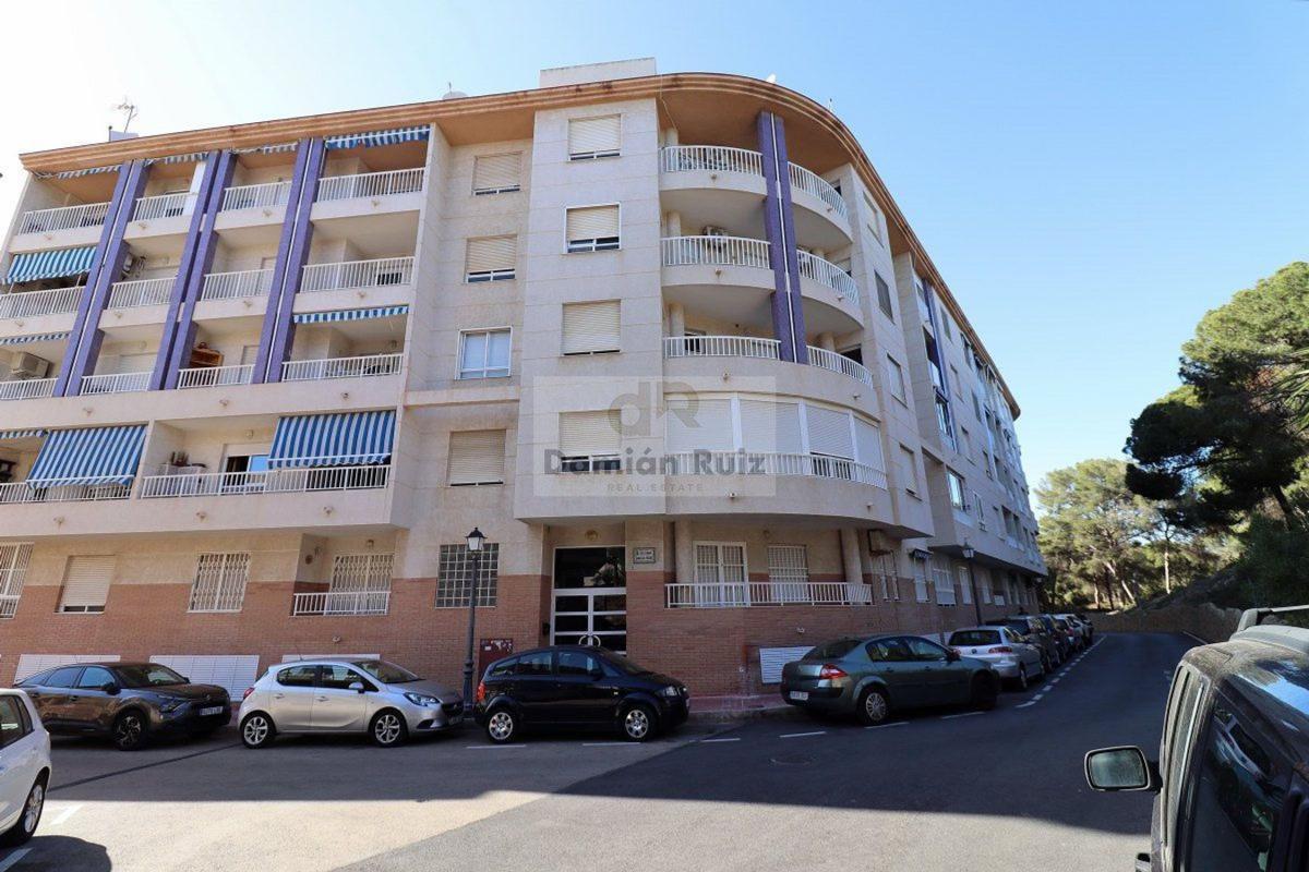 Sprzedaż mieszkania w Piso en Calle Hermanos Pinzón, 3, Zona Pueblo, Guardamar del Segura, Guardamar del Segura
photo 1