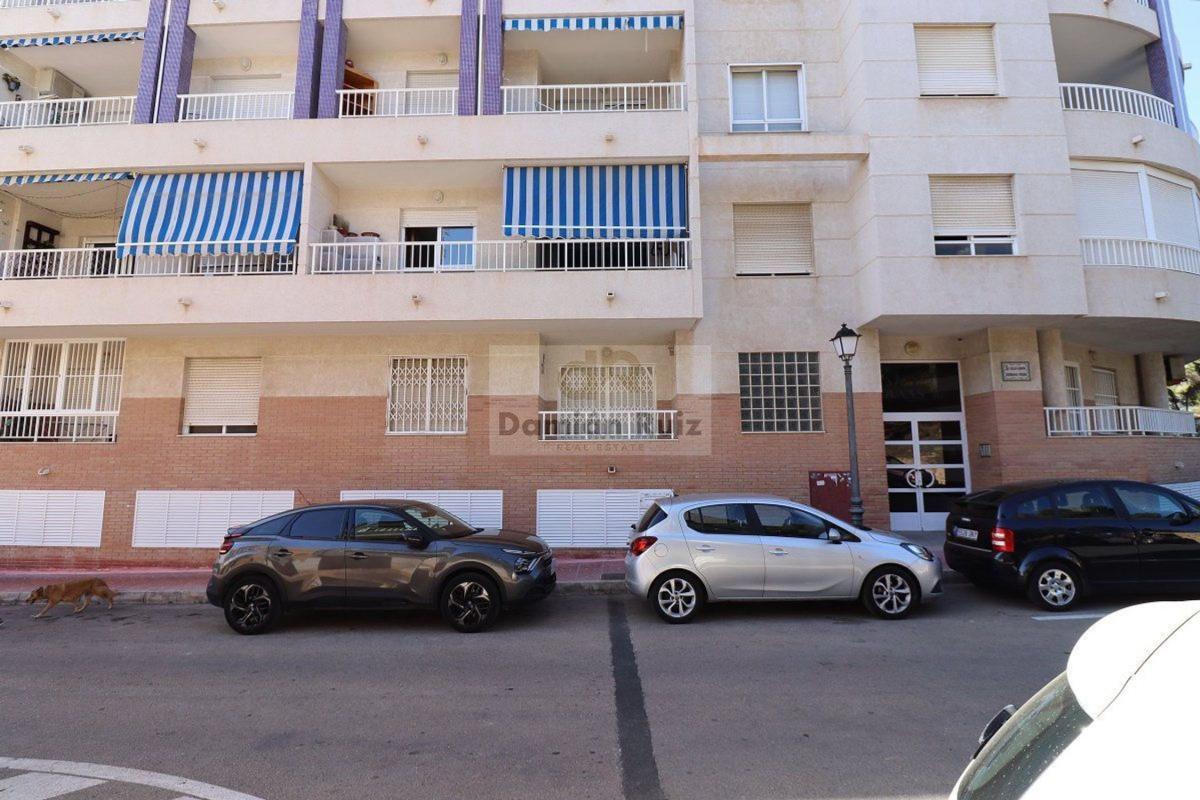 Sprzedaż mieszkania w Piso en Calle Hermanos Pinzón, 3, Zona Pueblo, Guardamar del Segura, Guardamar del Segura
photo 2