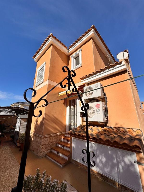 Properties for sale and rent in Spain photo 2