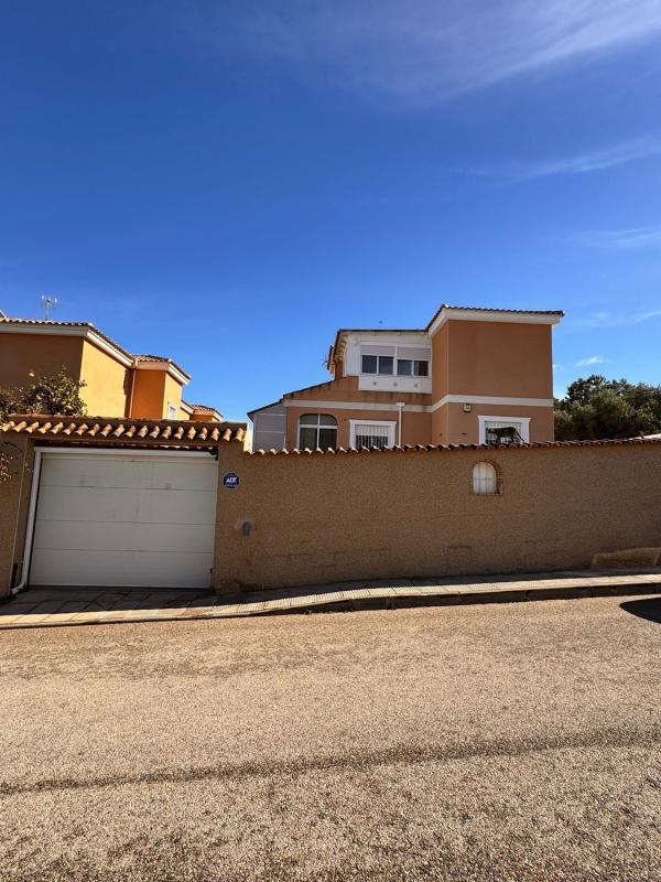 Properties for sale and rent in Spain photo 3