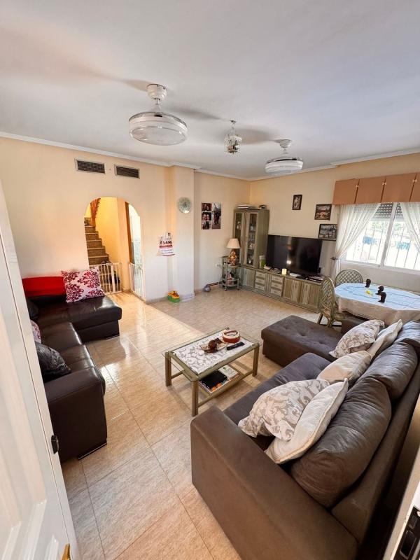 Properties for sale and rent in Spain photo 3