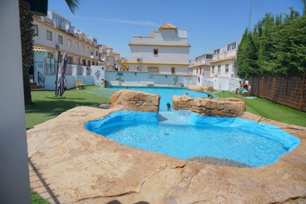 Chalet pareado en Calle Camilo José Cela, Algorfa thumbnail 2