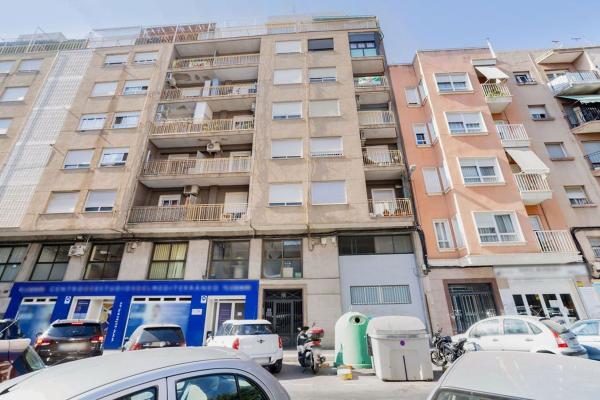 Sale of flat in Piso en Calle Mariano Benlliure, Reina Victoria-Miguel Hernández, Elche / Elx, Elche / Elx
photo 1
