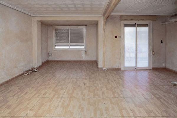 Sale of flat in Piso en Calle Mariano Benlliure, Reina Victoria-Miguel Hernández, Elche / Elx, Elche / Elx
thumbnail 2