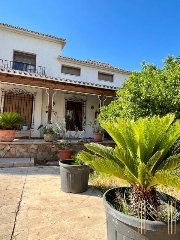 Propiedades en venta y alquiler en España photo 2