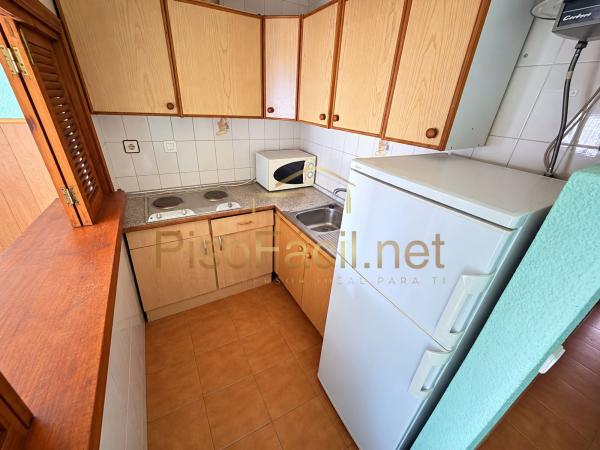 Chalet pareado en Calle Marcelina, Nueva Torrevieja, Torrevieja thumbnail 2