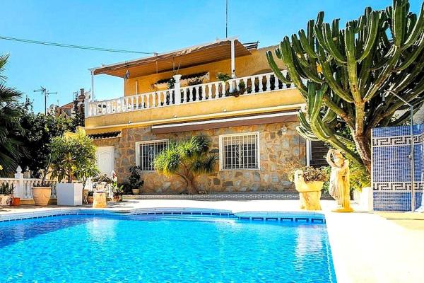 Chalet pareado en Avenida de Torrevieja, 19 a, Los Balcones - Los Altos del Edén, Torrevieja photo 1