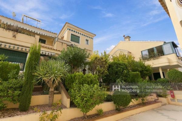 Chalet adosado en Avenida de Ibiza, Lomas de Campoamor, Orihuela photo 1