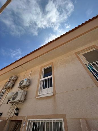 Chalet pareado en Avenida de Inglaterra, 50, Los Europeos, Torrevieja thumbnail 3