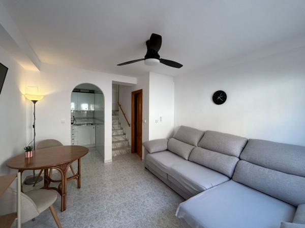 Chalet pareado en Avenida de Inglaterra, 50, Los Europeos, Torrevieja photo 4