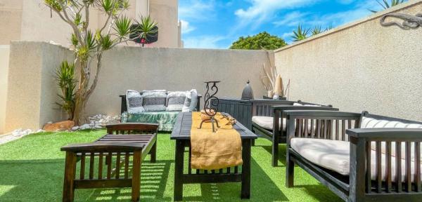 Chalet adosado en Calle Joaquín García Sánchez, La Siesta - El Salado - Torreta, Torrevieja photo 1