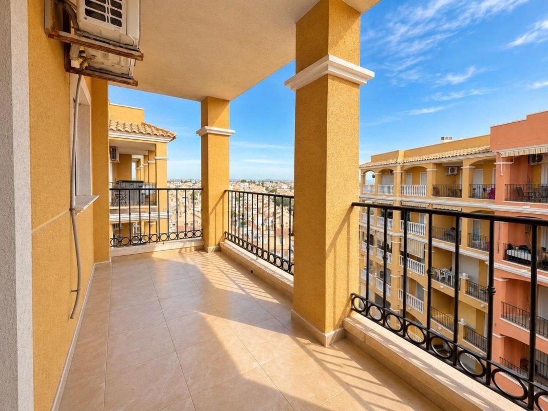 Sale of apartment in Piso en Calle Perseo, Torreblanca, Torrevieja, Torrevieja
photo 2