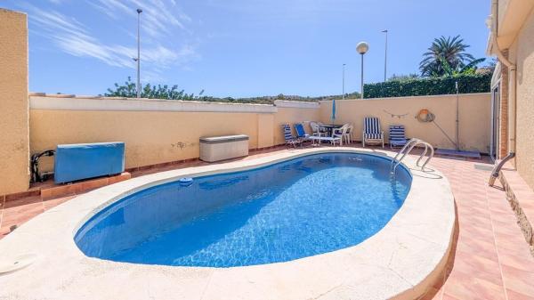Casa o chalet independiente en Avenida del Carabasí, Mediterráneo-Novamar, Gran Alacant thumbnail 3
