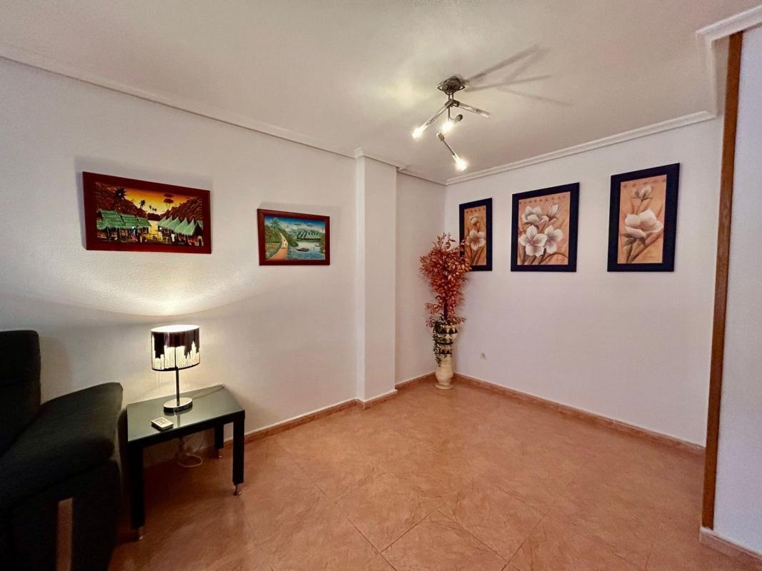 Продажа квартиры на Piso en Calle Rosello, Altozano, Alicante / Alacant, Аликанте / Алакант
 photo 2