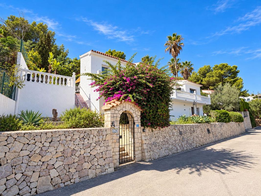 Properties for sale and rent in Spain photo 4