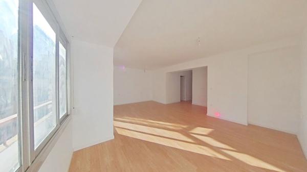Sale of flat in Piso en Carolinas Altas, Alicante / Alacant, Alicante
thumbnail 2