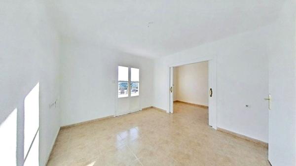 Sale of flat in Piso en Virgen del Remedio - Parque lo Morant, Alicante / Alacant, Alicante
 photo 2