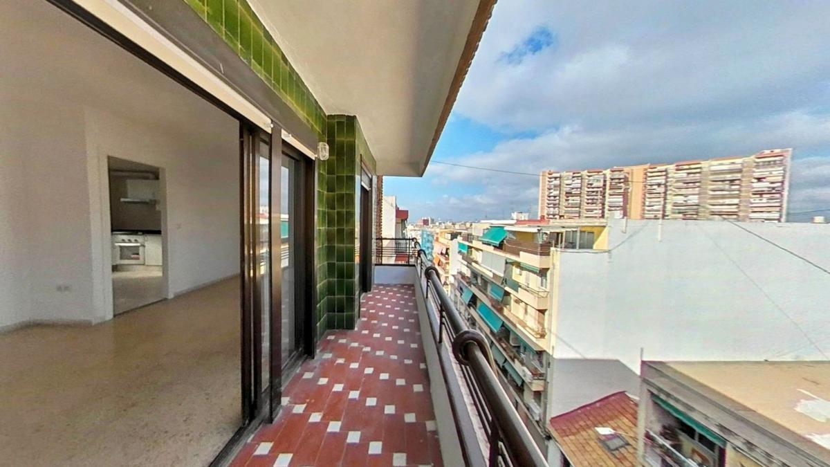 Sale of apartment in Piso en Santo Domingo, Alicante / Alacant, Alicante
photo 2