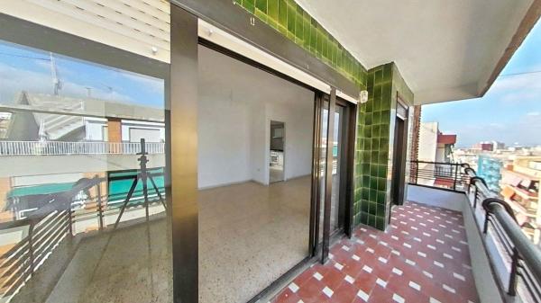 Sale of flat in Piso en Santo Domingo, Alicante / Alacant, Alicante
thumbnail 3