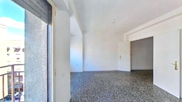 Sale of flat in Piso en Benalúa, Alicante / Alacant, Alicante
thumbnail 3