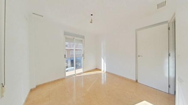 Sale of flat in Piso en Reina Victoria-Miguel Hernández, Elche / Elx, Elche / Elx
photo 1
