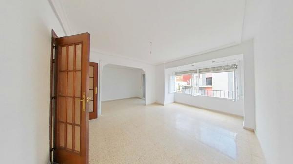 Sale of flat in Piso en Carolinas Bajas, Alicante / Alacant, Alicante
photo 1