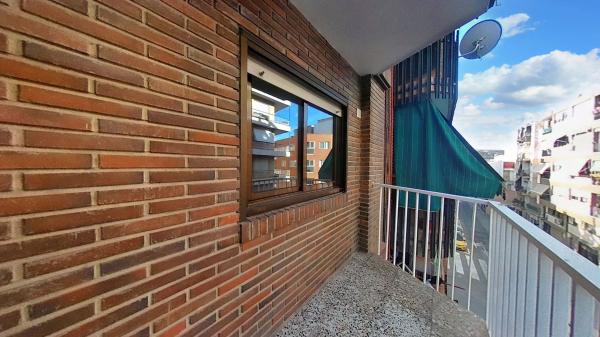 Sale of flat in Piso en Carolinas Bajas, Alicante / Alacant, Alicante
photo 1