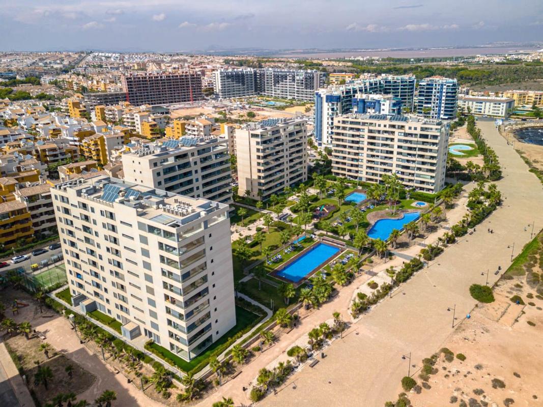 Продажа квартиры на Piso en Calle del Tornado, Punta Prima, Torrevieja, Торревьеха
photo 3