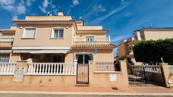 Частный шале на продаже в Casa o chalet en Torre de la Horadada, Pilar de la Horadada, Пилар де ла Орадада photo 1