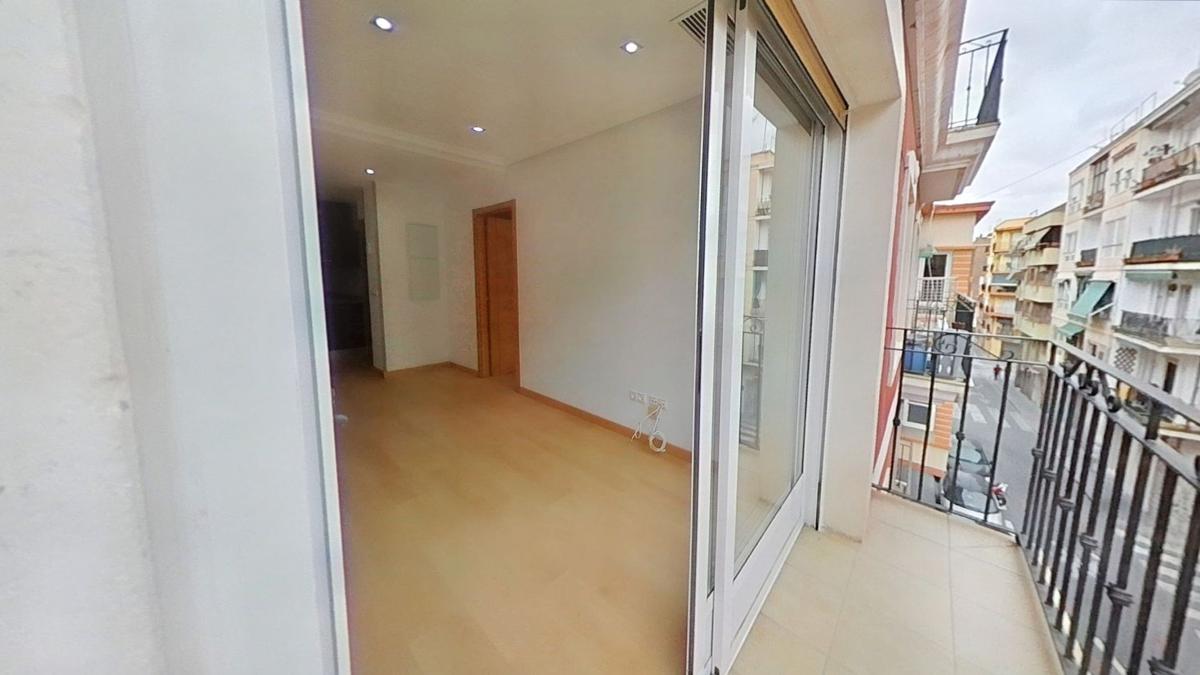 Venta de piso en Piso en Carolinas Bajas, Alicante / Alacant, Alicante / Alacant
photo 3