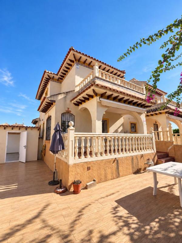 Properties for sale and rent in Spain photo 3