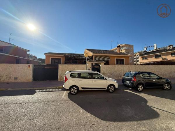 Casa o chalet independiente en Calle Rafael Alberti, 14, Zona Pueblo, Guardamar del Segura photo 1