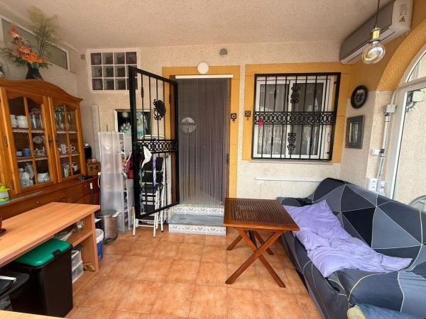 Chalet pareado en Calle Trepadora s/n, Los Balcones y los Altos, Orihuela thumbnail 3