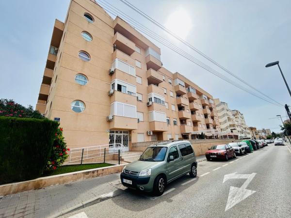 Продажа квартиры на Piso en Calle Virgen del Mar, 19, Nueva Torrevieja, Torrevieja, Торревьеха
photo 1