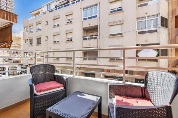 Venta de piso en Piso en Calle Zoa, 20, Las Piscinas Naturales, Torrevieja, Torrevieja
photo 1