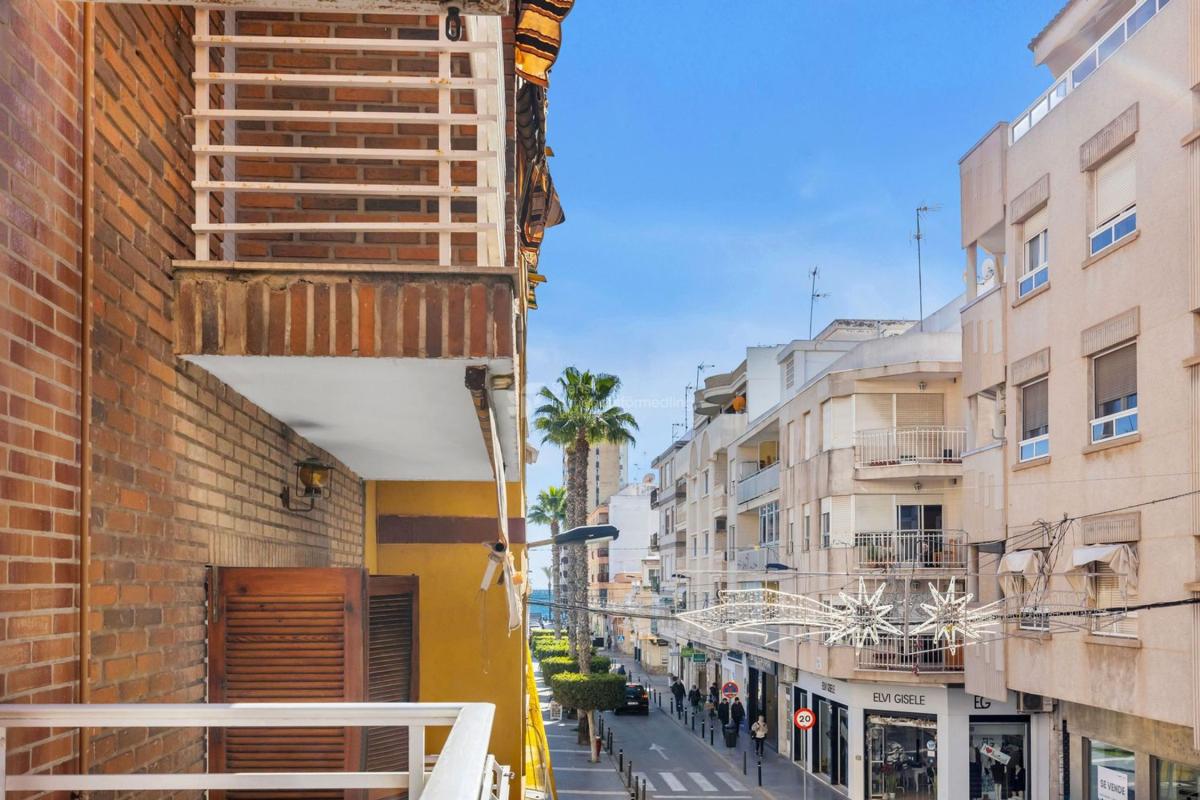 Venta de piso en Piso en Calle Zoa, 20, Las Piscinas Naturales, Torrevieja, Torrevieja
 photo 5