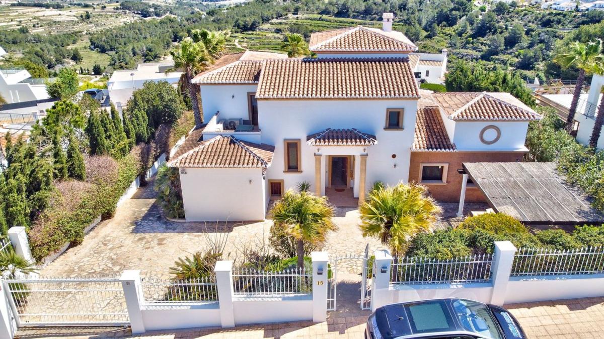 Properties for sale and rent in Spain photo 2
