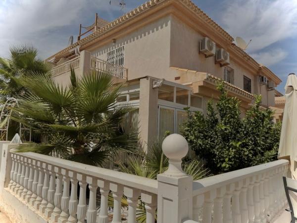 Chalet adosado en Miguel Barcelo-Playa Flam, 1, Playa Flamenca, Orihuela photo 1