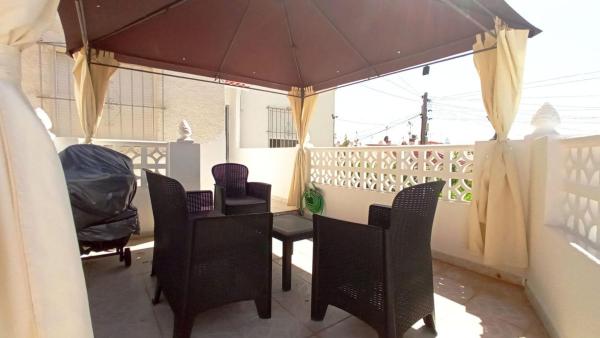 Chalet adosado en Calle Diego Puerta, La Siesta - El Salado - Torreta, Torrevieja photo 2