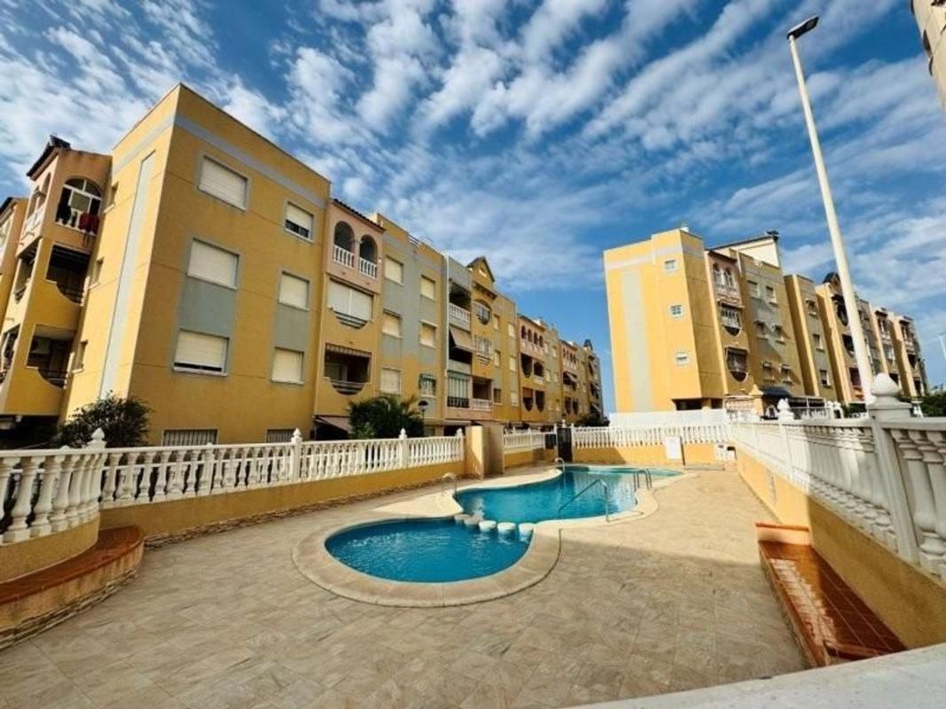 Продажа квартиры на Piso en Gaspar Perrelló, Torrevieja, Торревьеха
 photo 2