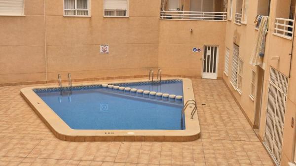 Sprzedaż mieszkania w Piso en Calle Bella Antonia, Antonio Machado, Torrevieja, Torrevieja
photo 1