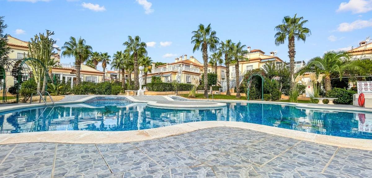 Venta de piso en Piso en Urbanización los Altos, Los Balcones - Los Altos del Edén, Torrevieja, Torrevieja
photo 2