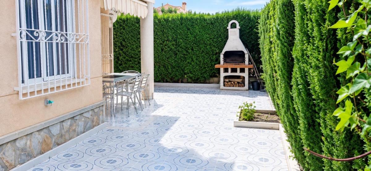 Properties for sale and rent in Spain photo 1