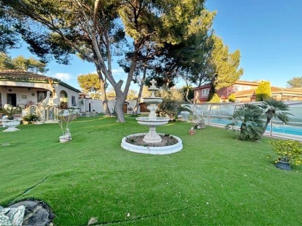 Villa en venta en , Orihuela photo 1