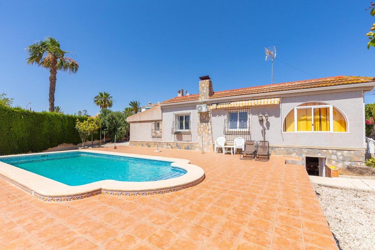 Properties for sale and rent in Spain photo 3