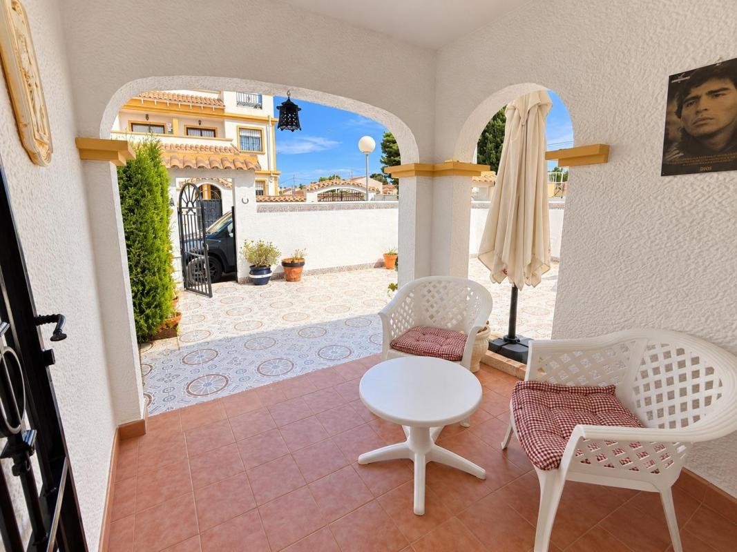 Sprzedaż szeregowego domku w , Torrevieja photo 3
