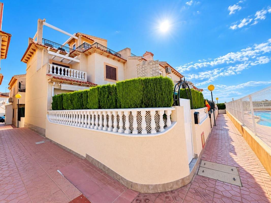 Properties for sale and rent in Spain photo 2