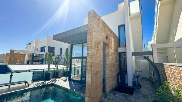 Chalet wolnostojący na sprzedaż w  Casa o chalet en Lomas de Cabo Roig, Orihuela, Orihuela photo 3